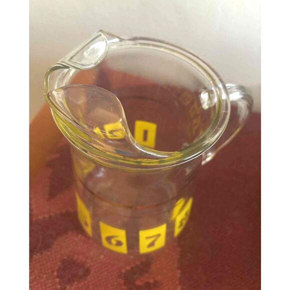 Vintage Mid Century Numbered Glass Pitcher 1–12 Yellow Retro Kitchen Barware EUC - Picture 3 of 5